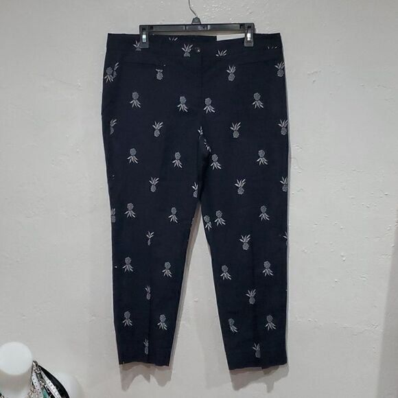 Ann Taylor The Cotton Crop Mid Rise Pineapple Pants in Navy Blue & White Size 12 - Picture 3 of 14